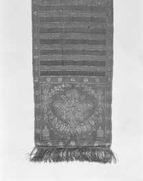 Centralne Muzeum Włókiennictwa - zbiory - pas lity dwustronny - Lyon /1785 - 1792 rok/ - głowa i wciąża /fragment/ - awers, skan 1