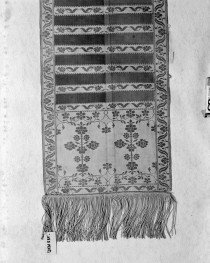 Zamek Królewski - zbiory - pas lity trójstronny - Kobyłka /1781 - 1794 rok/ - głowa i wciąża /fragment/ - awers, skan 1