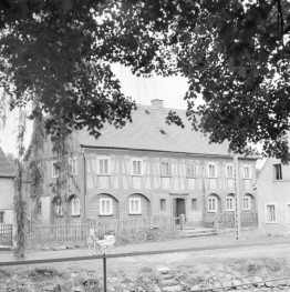 dom - elewacja frontowa, skan 1
