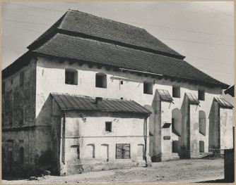 Synagoga - widok ogólny od strony płd.- zach. , skan 1