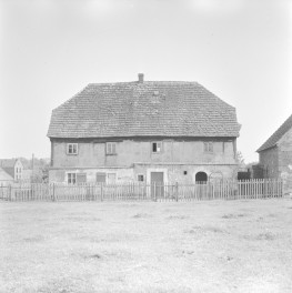 dom nr. 371 - elewacja frontowa, skan 1