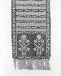 Muzeum Diecezjalne - zbiory - pas jedwabny dwustronny - Warszawa lub Lipków /Paschalis Jakubowicz 1788 - 1790 rok/ - głowa i wciąża /fragment/ - awers, skan 1