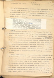 tekst uzupełniony fotografiami oraz rysunkami stanowiący materiał roboczy do zagadnień sztuki ogrodowej oraz przemian w kształtowaniu miast w epoce gotyku, zgrupowany w rozdzaiły: uwagi ogólne, piśmiennictwo ogrodnicze, ogrody siedlisk wiejskich, dworskich oraz zamkowych,rezydencje letnie, dwory myśliwskie, zwierzyńce, miasto., skan 27