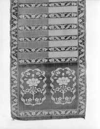 Muzeum Diecezjalne - zbiory - pas jedwabny czterostronny - Kobyłka /1781 - 1784 rok/ - głowa i wciąża /fragment/ - awers, skan 1