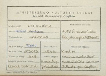 Zespół opactwa - kościół, kaplica św. Krzyża, fragment polichromii na ścianie wsch. - metryczka, skan 1