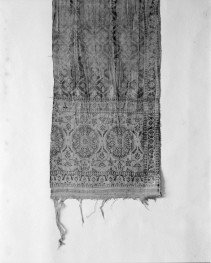Muzeum Narodowe - zbiory - pas jedwabny dwustronny - Rosja lub Turcja /XVIII wiek/ - głowa i wciąża /fragment/ - awers, skan 1