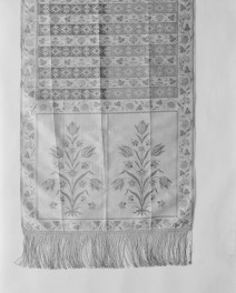 Muzeum Narodowe - zbiory - pas jedwabny czterostronny - /XVIII wiek/ - głowa i wciąża /fragment/ - awers, skan 1