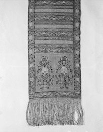 Muzeum Narodowe - zbiory - pas jedwabny dwustronny - Słuck /Leon Madżarski 1780 - 1807 rok/ - głowa i wciąża /fragment/ - awers, skan 1