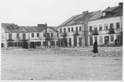 Rynek - kamienice, fragment płn. - zach. pierzei , skan 1