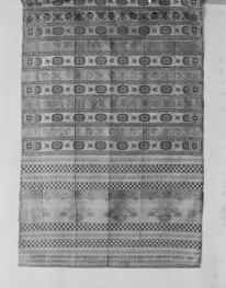 Muzeum Narodowe - zbiory - pas jedwabny dwustronny - Rosja /XVIII wiek/ - głowa i wciąża /fragment/ - awers, skan 1