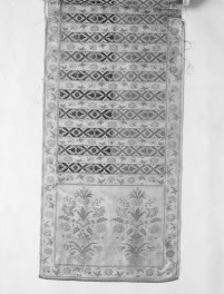 Muzeum Narodowe - zbiory - pas jedwabny czterostronny - Lyon /1789 - 1792 rok/ - głowa i wciąża /fragment/ - awers, skan 1