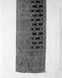 Muzeum Narodowe - zbiory - pas lity czterostronny - Lyon /1785 - 1792 rok/ - głowa i wciąża /fragment/ - awers, skan 1