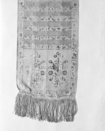 Muzeum Narodowe - zbiory - pas jedwabny dwustronny - Kraków /Franciszek Masłowski 1781 - 1806 rok/ - głowa i wciąża /fragment/ - awers, skan 1