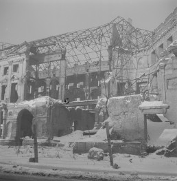 ratusz, Pałac Jabłonowskich - fragment ruin, skan 1