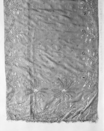 Muzeum Narodowe - zbiory - pas haftowany jednostronny - Polska /XVIII wiek/ - głowa i wciąża /fragment/ - awers, skan 1