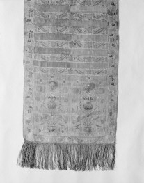 Muzeum Narodowe - zbiory - pas jedwabny czterostronny - /XVIII wiek/ - głowa i wciąża /fragment/ - awers, skan 1