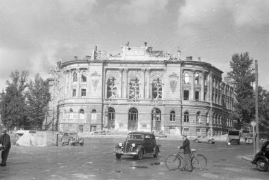 Gmach Główny Politechniki Warszawskiej - elewacja frontowa, skan 1