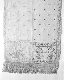 Muzeum Narodowe - zbiory - pas jedwabny dwustronny - Polska /XVIII wiek/ - głowa i wciąża /fragment/ - awers, skan 1