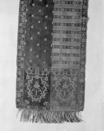 Muzeum Narodowe - zbiory - pas lity czterostronny - Kobyłka /1781 - 1784 rok/ - głowa i wciąża /fragment/ - awers, skan 1