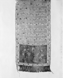 Muzeum Narodowe - zbiory - pas półlity dwustronny - Grodno /1768 - 1780 rok/ - głowa i wciąża /fragment/ - awers, skan 1