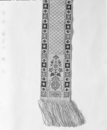 Muzeum Narodowe - zbiory - półpas jedwabny dwustronny - /XIX wiek/ - głowa i wciąża /fragment/ - awers, skan 1