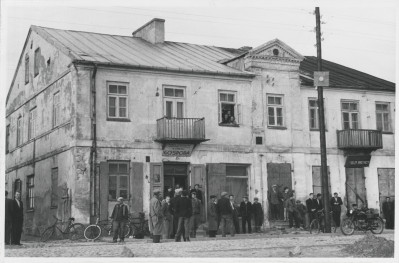 Rynek - kamienica, widok ogólny od frontu, skan 1