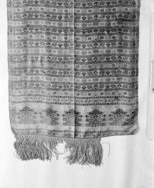 Muzeum Narodowe - zbiory - pas jedwabny dwustronny - Rosja /XVIII wiek/ - głowa i wciąża /fragment/ - awers, skan 1