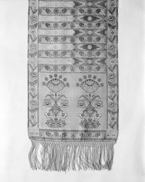 Muzeum Narodowe - zbiory - pas jedwabny czterostronny - Lyon /1785 - 1792 rok/ - głowa i wciąża /fragment/ - awers, skan 1