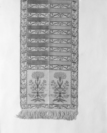 Muzeum Narodowe - zbiory - pas jedwabny dwustronny - /XVIII wiek/ - głowa i wciąża /fragment/ - awers, skan 1