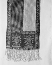 Muzeum Narodowe - zbiory - pas jedwabny czterostronny - Buczacz /Oskar Potocki XIX wiek/ - głowa i wciąża /fragment/ - awers, skan 1
