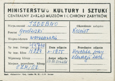 Kościół parafialny - widok na kruchtę i fragment elewacji zach. - metryczka, skan 1