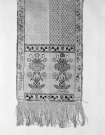 Muzeum Narodowe - zbiory - pas jedwabny czterostronny - Lyon /1785 - 1792 rok/ - głowa i wciąża /fragment/ - awers, skan 1