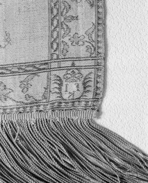 Muzeum Narodowe - zbiory - pas jedwabny jednostronny - Moskwa /Iwan Kołokolnikov XVIII wiek/ - głowa i wciąża /fragment/ - sygnatura, skan 1