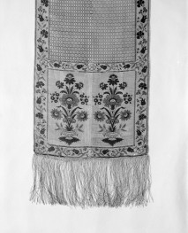 Muzeum Narodowe - zbiory - pas jedwabny dwustronny - Lyon /1785 - 1792 rok/ - głowa i wciąża /fragment/ - awers, skan 1