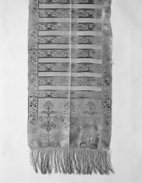 Muzeum Narodowe - zbiory - pas jedwabny czterostronny - Kraków /Antoni Puciłowski lub Daniel Chmielewski XVIII wiek/ - głowa i wciąża /fragment/ - awers, skan 1